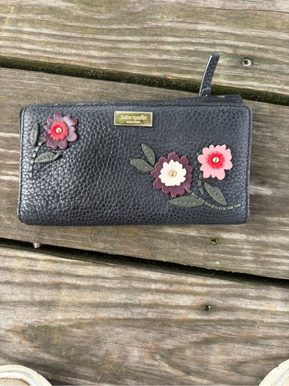 Kate Spade Vintage Laurel Way Stacey Leather Wallet with Floral Appliqués